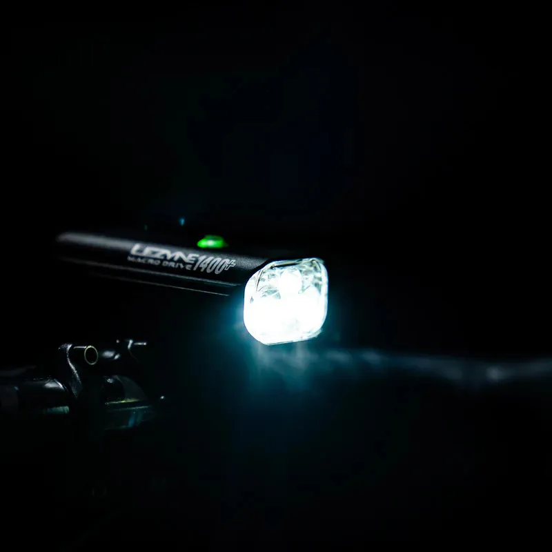 Lezyne Macro Drive 1400+ Front Light - Satin Black-10