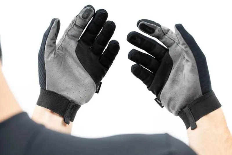 Cube Pro Long Finger Gloves - Black -5