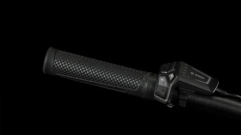 Cube Reaction Hybrid Pro 625 29er 2024 Electric MTB - White-5