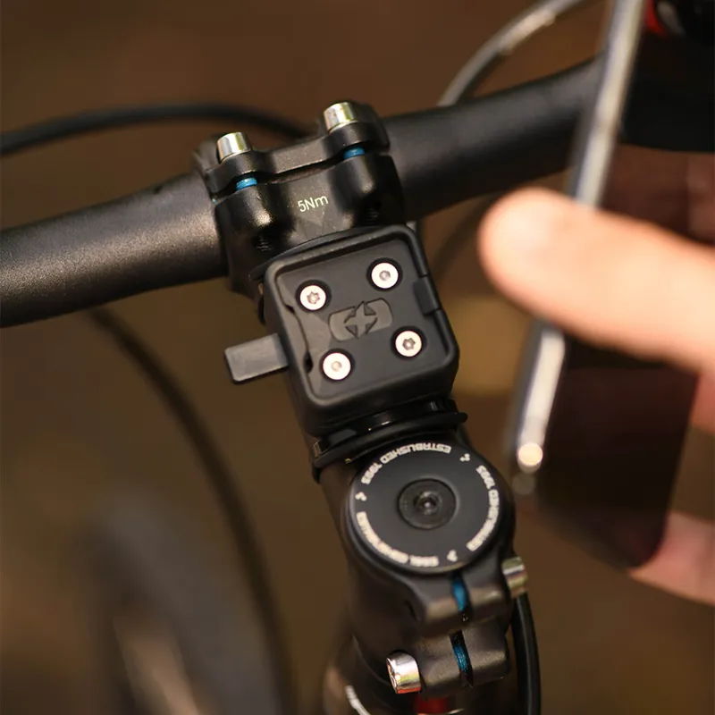 Oxford CLIQR Universal Phone Handlebar/Stem Mount-1