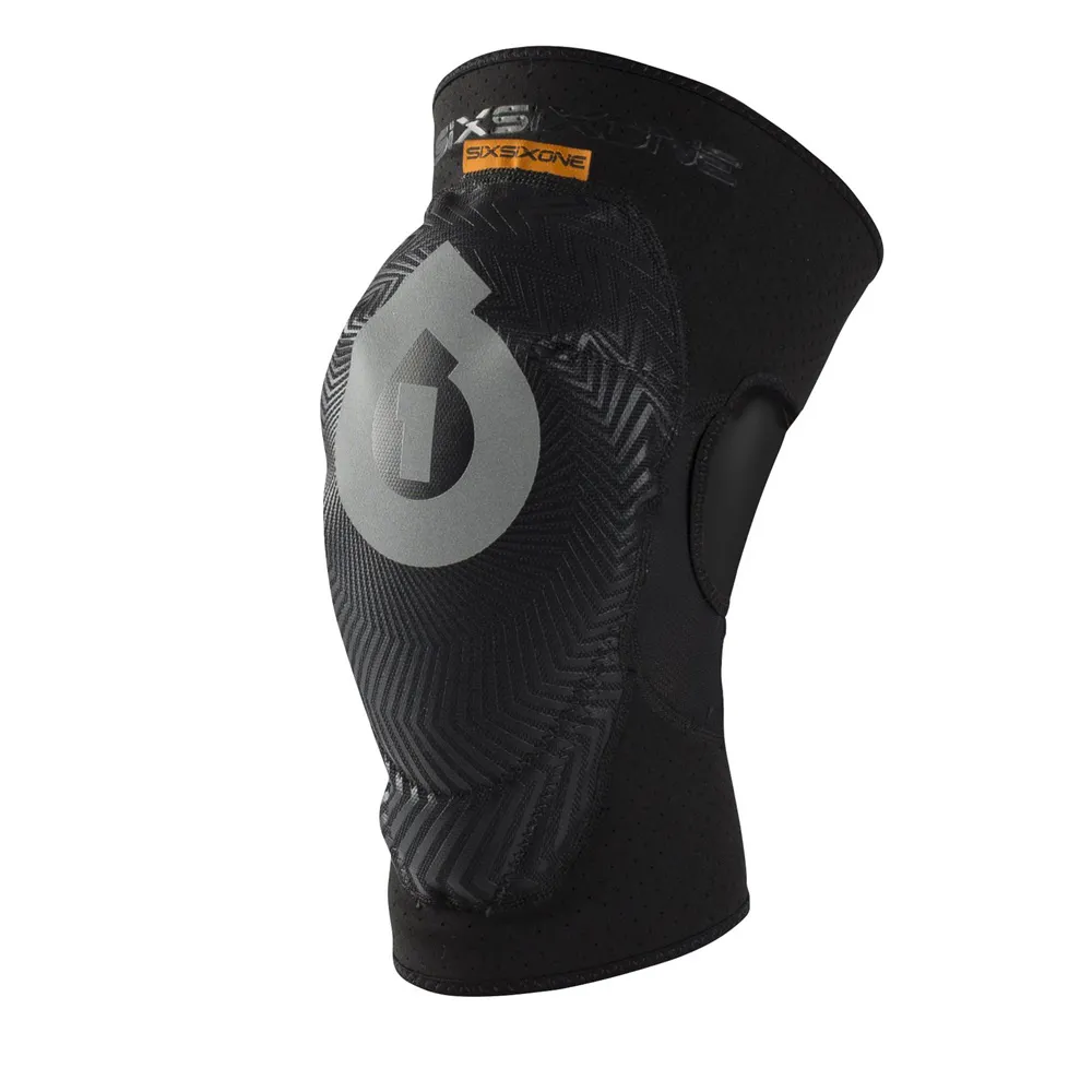 uPRISE Bikes Sixsixone SixSixOne Comp AM Knee Guards - Black | Price match, 365 day return s, 18-Month Warranty, Finance Available & Free UK Delivery
