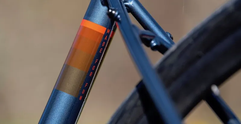 Marin Fairfax 3 2024 Hybrid Bike - Gloss Dark Blue-4