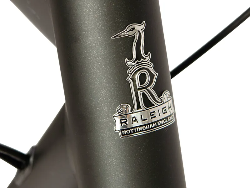 Raleigh Strada City 650b 2023 Hybrid Bike - Black/Blue-7