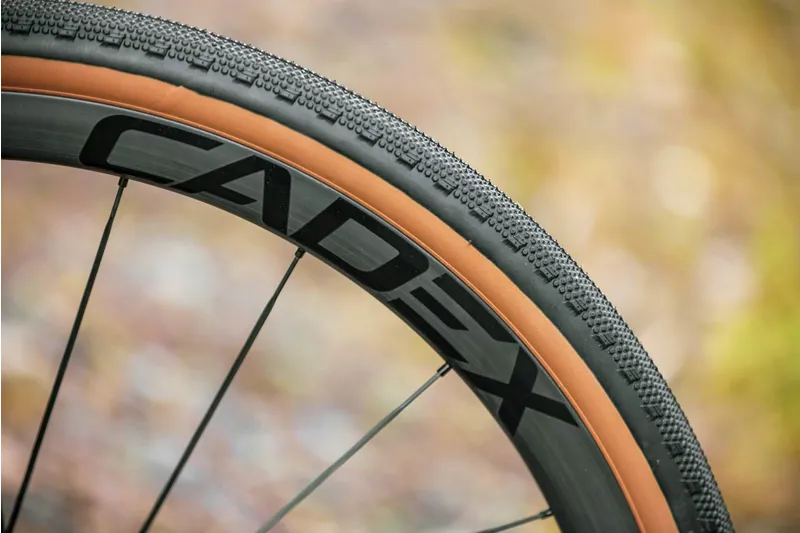 Cadex AR Tubeless Gravel Bike Tyre - Black/Tan - 700x40c-5