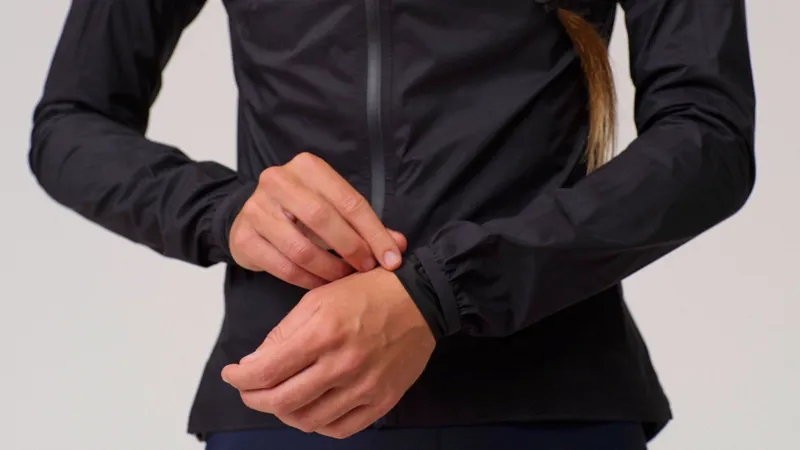 Rapha Core II Women's Cycling Rain Jacket - Black-2