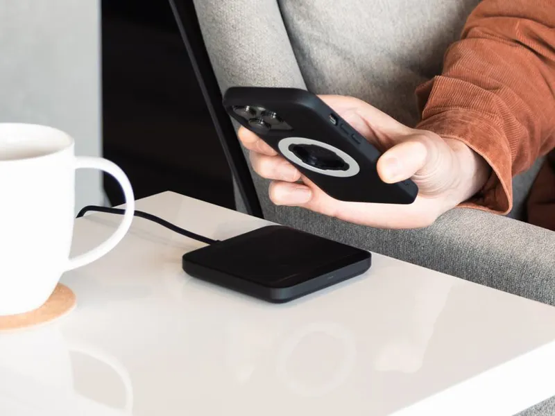 Quad Lock MAG Wireless Charging Pad - Black-5