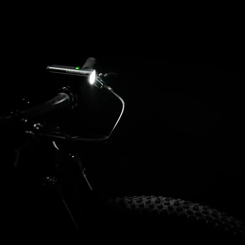 Lezyne Macro Drive 1400+ Front Light - Satin Black-7