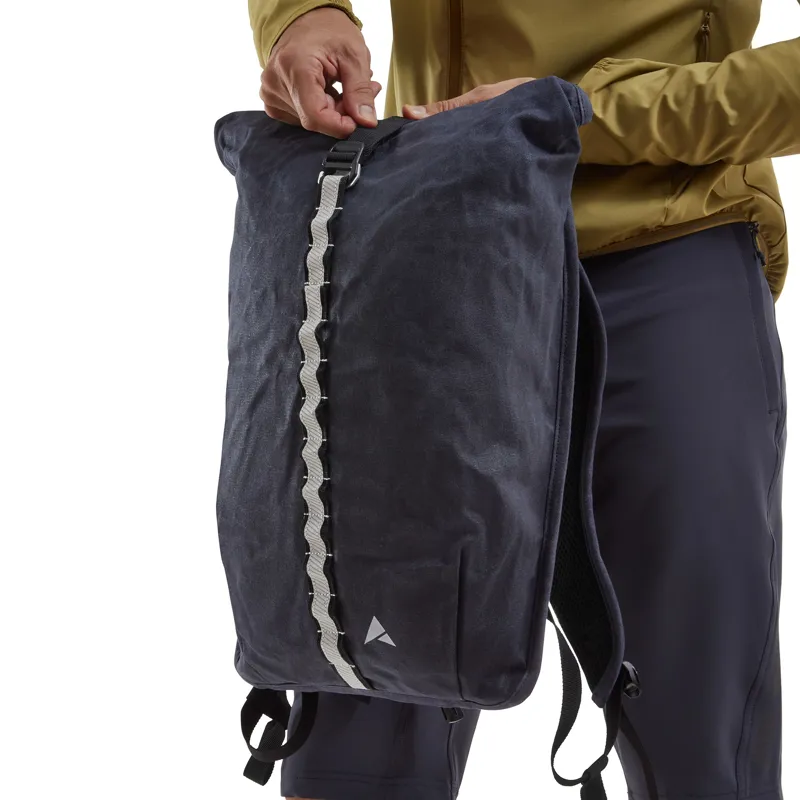 Altura Heritage Cycling Backpack - 12L - Navy-6