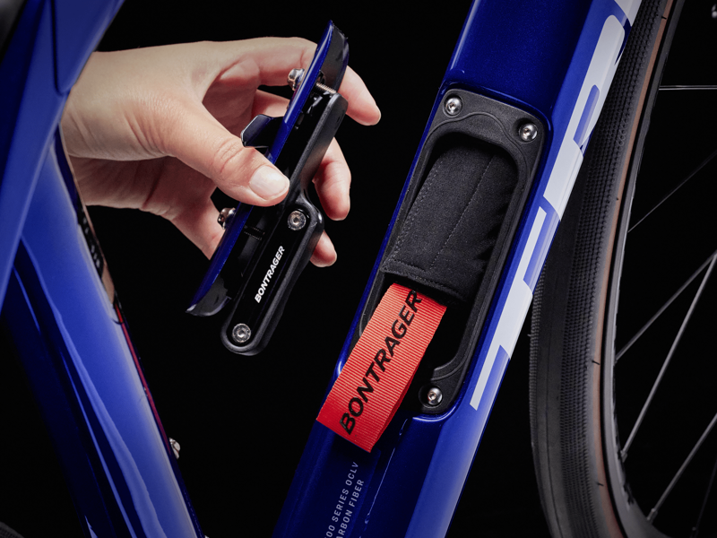 Trek Domane SL 6 Gen 4 2024 Endurance Carbon Road Bike - Hex Blue-4