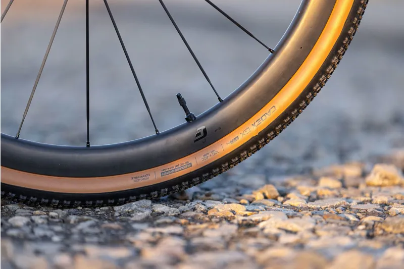 Cadex GX Tubeless Gravel Bike Tyre - Black - 700x40c-4