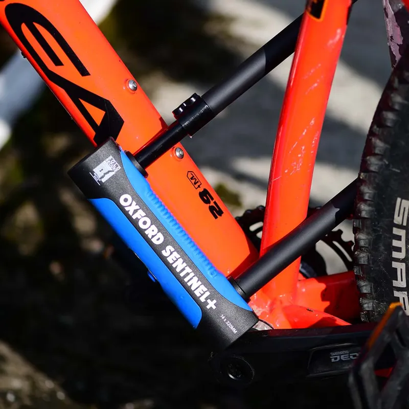 Oxford Sentinel Pro U-Lock - 320 x 177mm - Sold Secure Gold-1