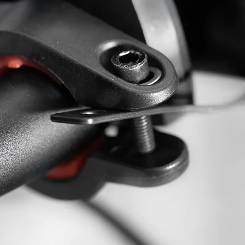 Oxford Quick Release Basket Handlebar Bracket-2