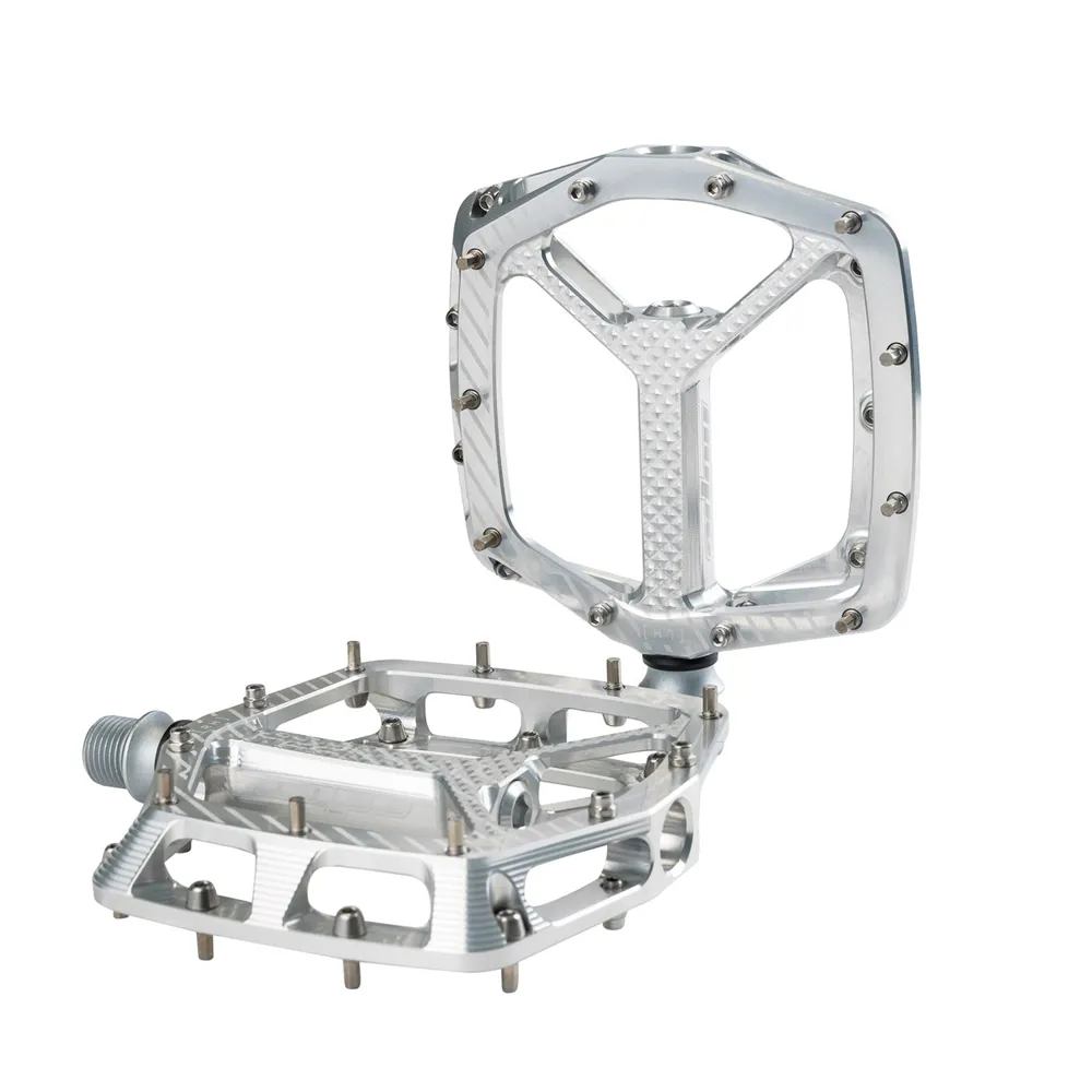 uPRISE Bikes Hope F22 Flat MTB Pedals - Silver | Price match, 365 day return s, 18-Month Warranty, Finance Available & Free UK Delivery