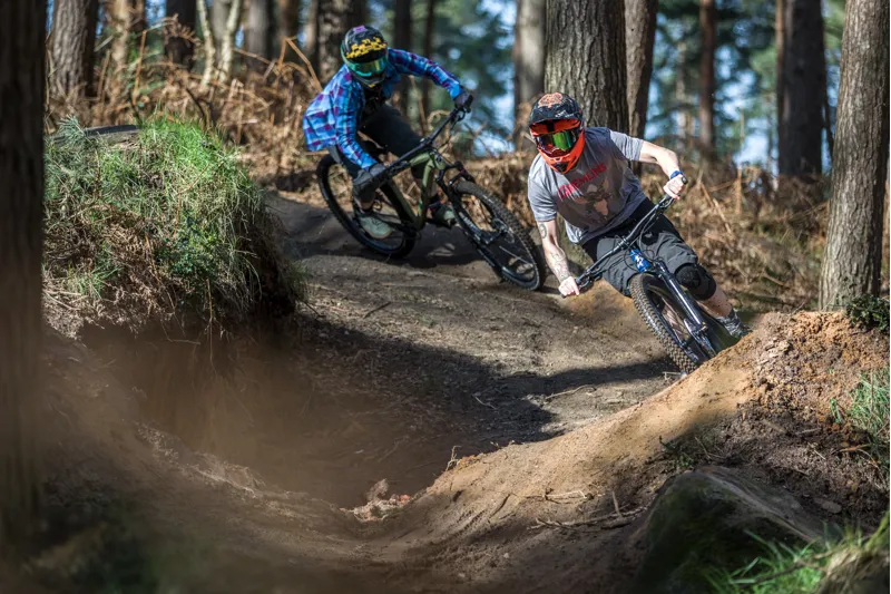 GT Zaskar LT AL Elite 29er 2023 Hardtail Mountain Bike - Dark Blue-2