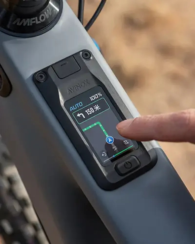 Integrated OLED touchscreen display showing ride information on the Amflow PR