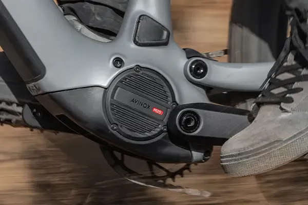 Avinox M2S drive system on the Amflow PR Pro - riding shot