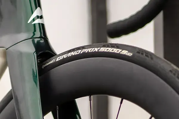 Continental Road cycling tyre detail on Merida Reacto