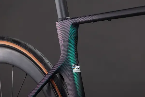 Cube Agree carbon road bike rear end detail showing stays built for long-distance comfort