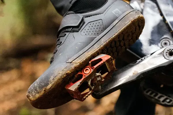 Fox Union clipless MTB shoe sole and crank brothers pedal detail