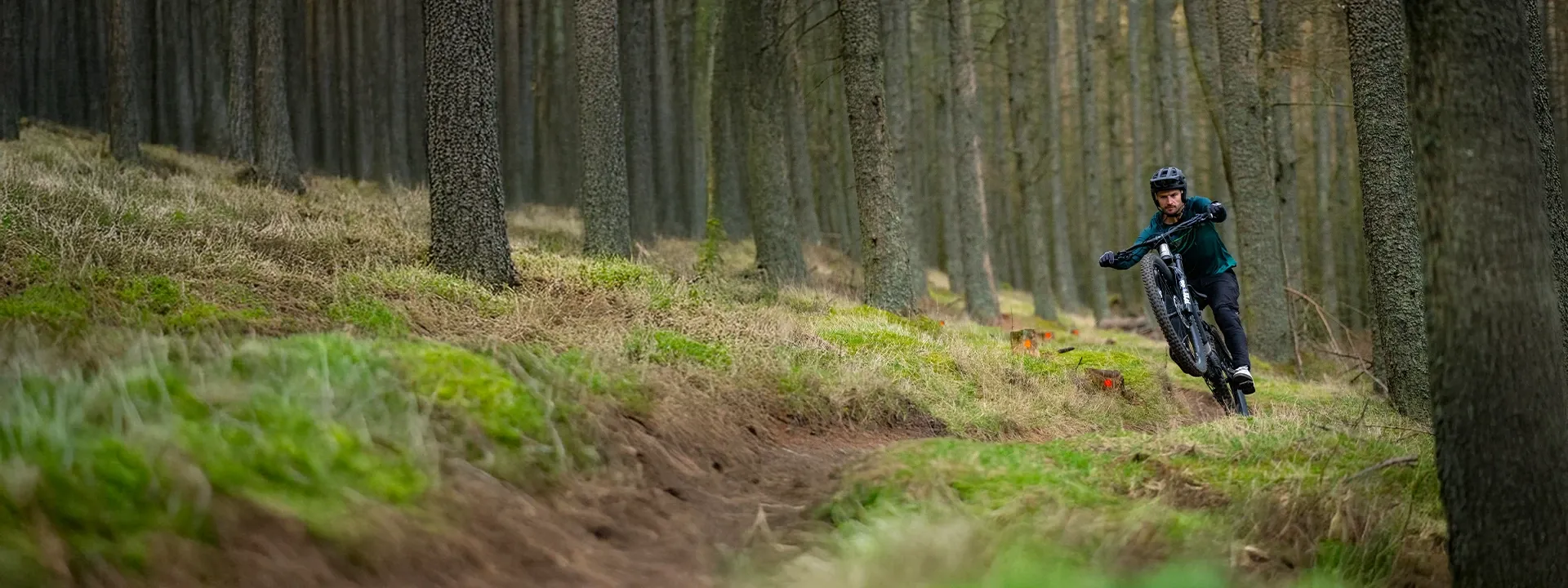 Mullet electric mountain bikes with 29 inch front and 27.5 inch rear wheels for stability and agility