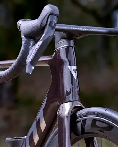 Giant Propel integrated cockpit adn frame detail