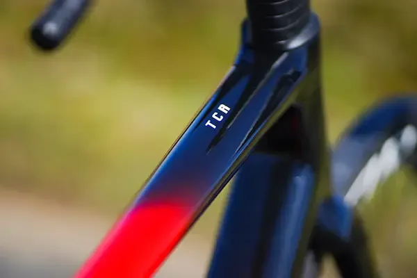 Giant TCR road bike top tube frame detail