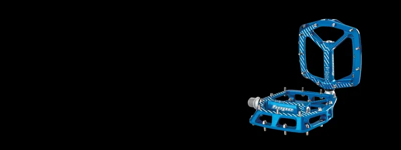 Hope flat and clipless MTB pedals on a bike