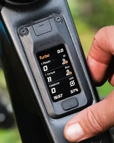 Avinox top-tube colour display on a Whyte Karve