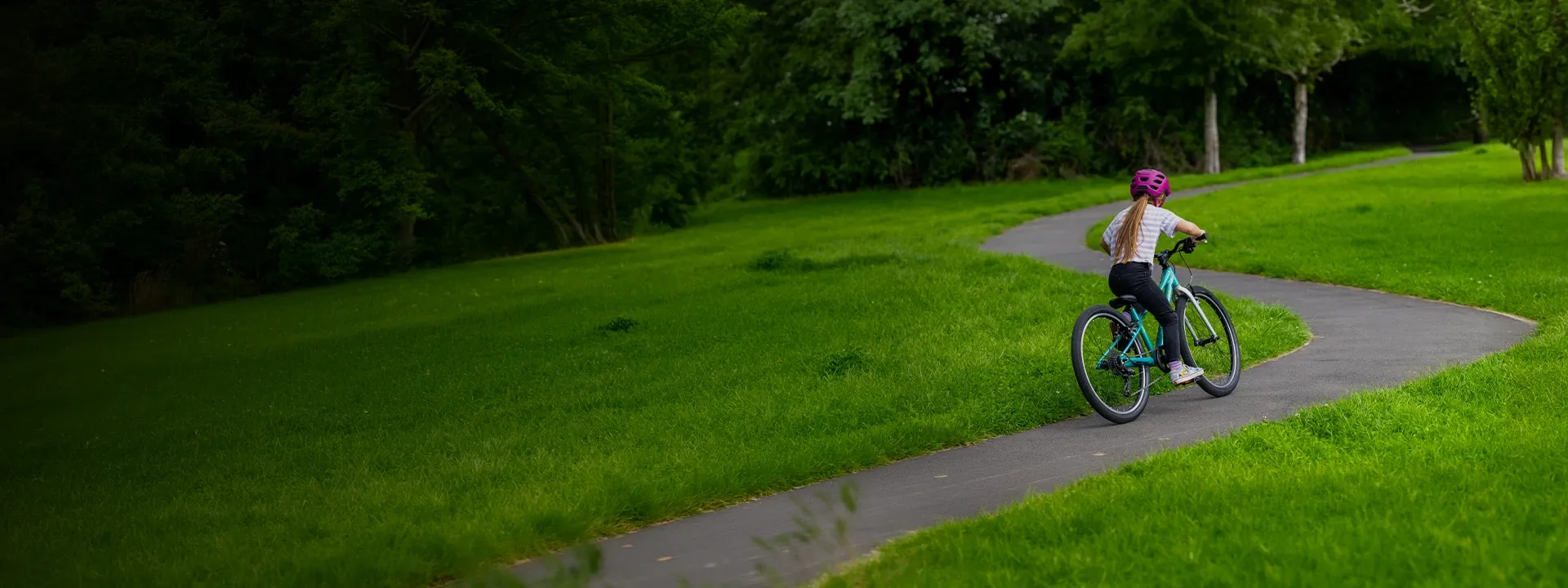 Kids hybrid bikes for everyday riding and family adventures