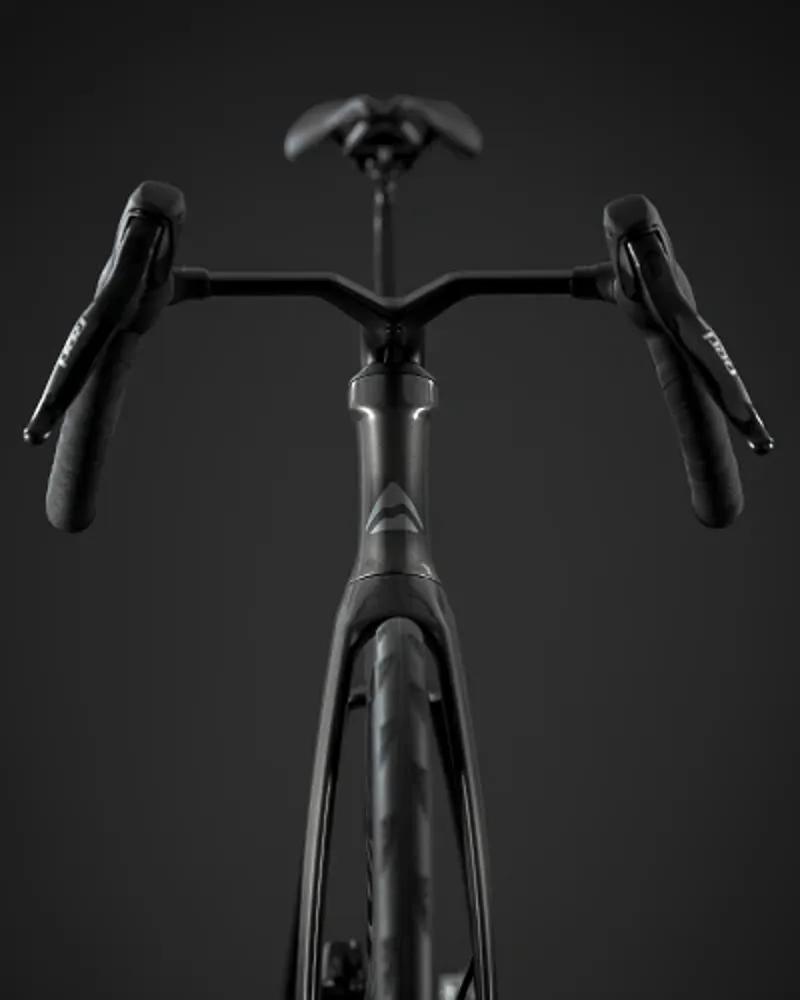 Merida Reacto head on view of the aero frame