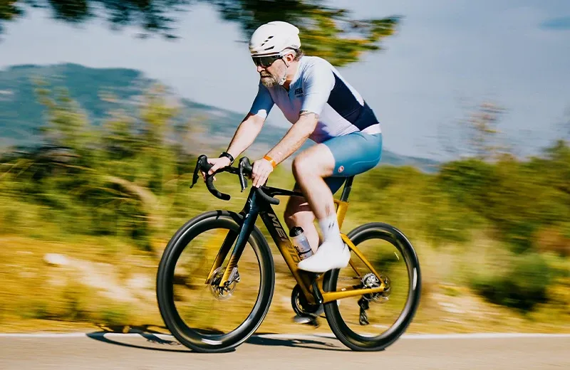 Merida Reacto aero road bike riding at speed in profile