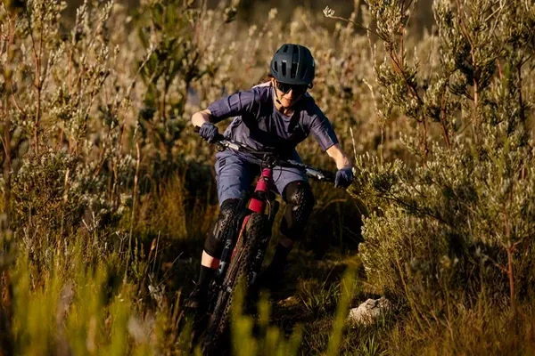 Leatt mountain bike clothing