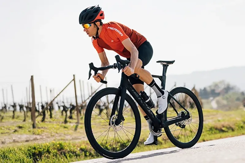 Sprinting on a Merida Reacto aero road bike