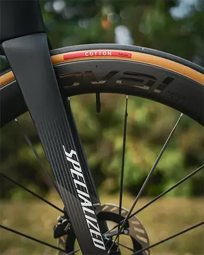 Roval Rapide CLX III front wheel detail