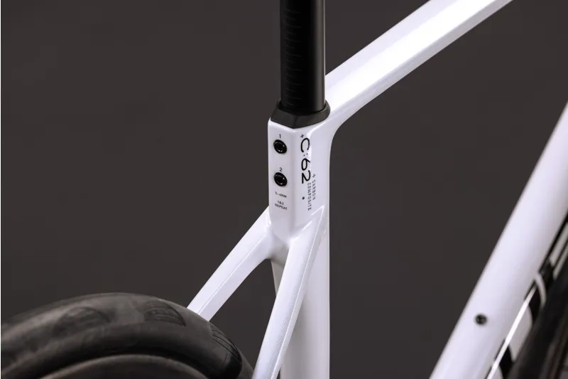 Cube Attain C 62 SLX 2027 Carbon Endurance Road Bike - Metallic White-3