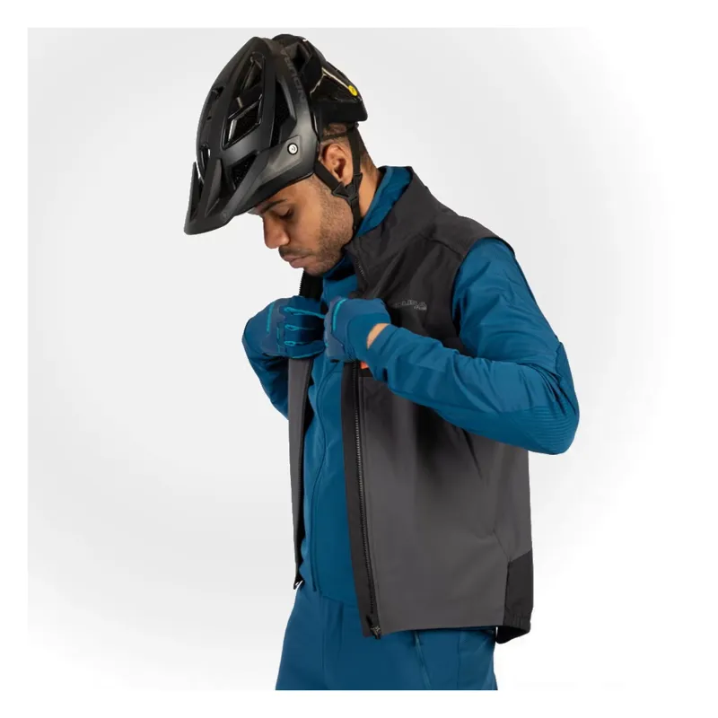 Endura MT500 Spray Men's Waterproof Gilet - Black-3