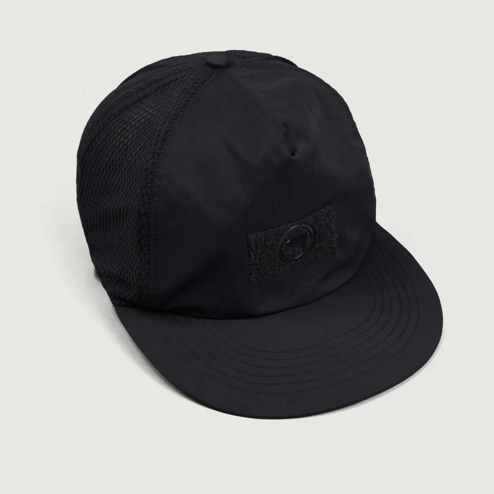 uPRISE Bikes Endura Surtrac Flat Brim Cap - Moonless Night | Price match, 365 day return s, 18-Month Warranty, Finance Available & Free UK Delivery