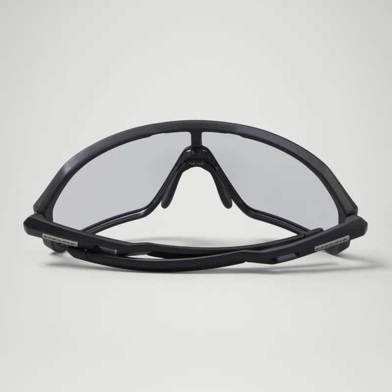 Endura Mullet Photochromic Cycling Sunglasses - Matt Black-2