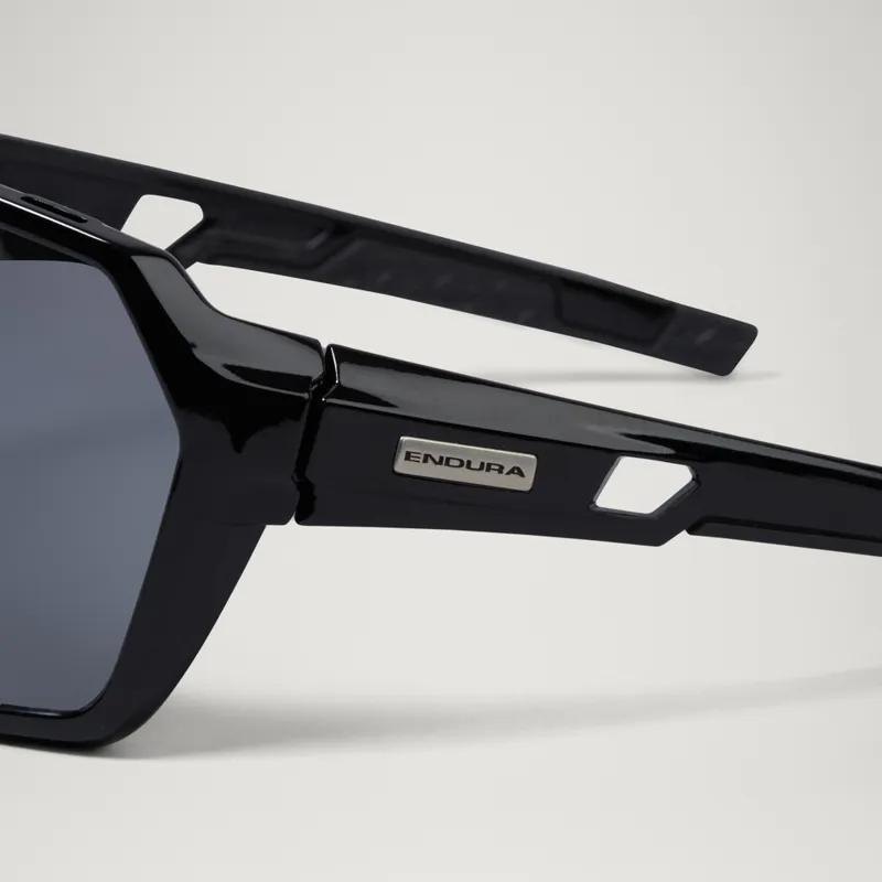 Endura SingleTrack Cycling Sunglasses - Black-2