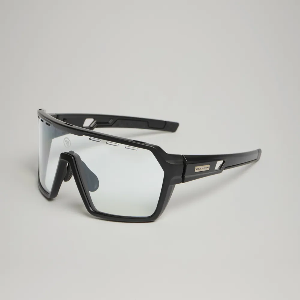 uPRISE Bikes Endura SingleTrack Photochromic Cycling Sunglasses - Matt Black | Price match, 365 day return s, 18-Month Warranty, Finance Available & Free UK Delivery