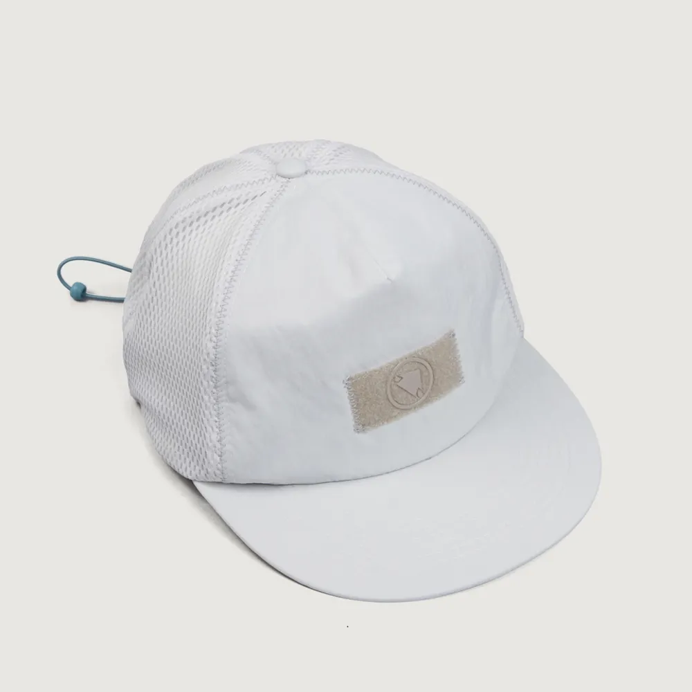 uPRISE Bikes Endura Surtrac Flat Brim Cap - Lunar Rock | Price match, 365 day return s, 18-Month Warranty, Finance Available & Free UK Delivery