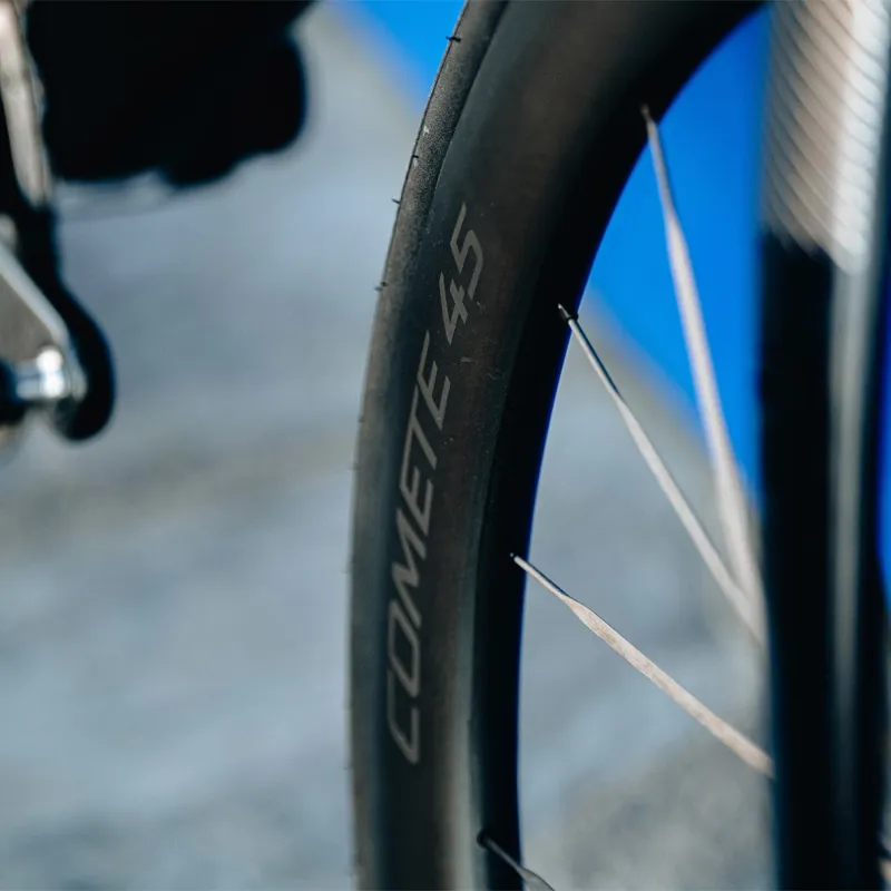 Mavic Comete 45 Ceramic Centre Lock Disc Front Road Wheel - Black-4