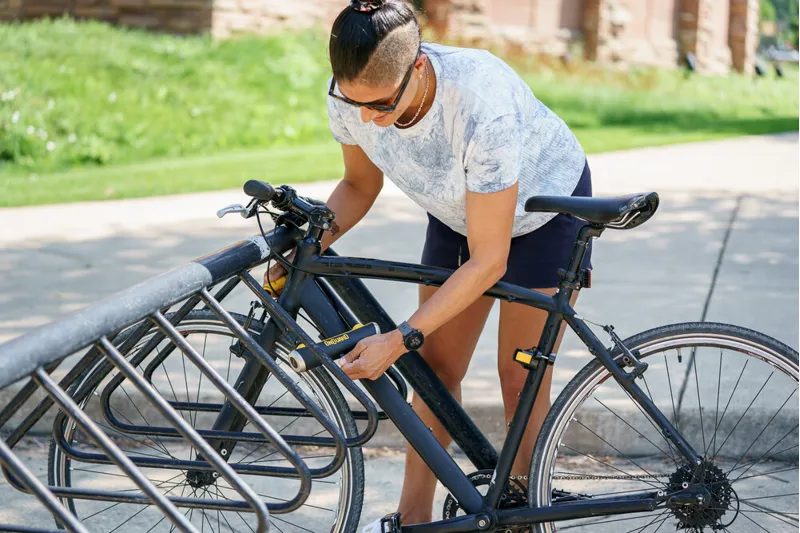 OnGuard Pitbull DT Shackle U-Lock Plus Cable - Diamond Sold Secure-3