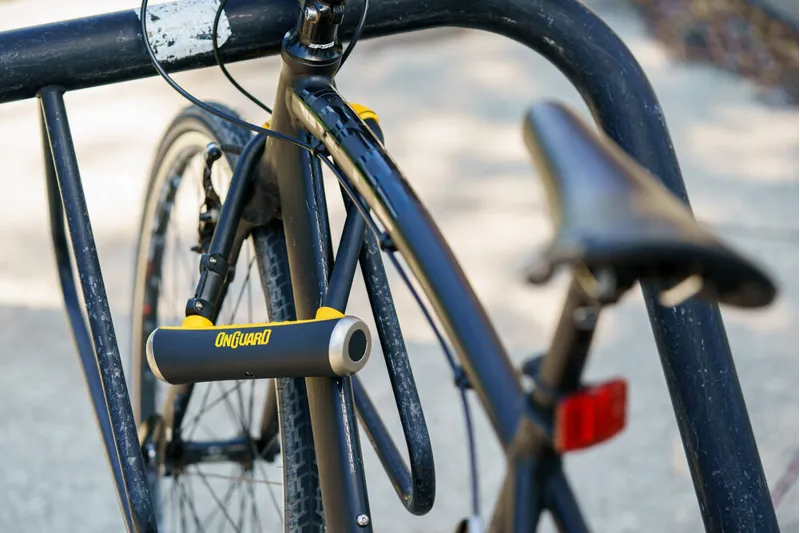 OnGuard Pitbull DT Shackle U-Lock Plus Cable - Diamond Sold Secure-4