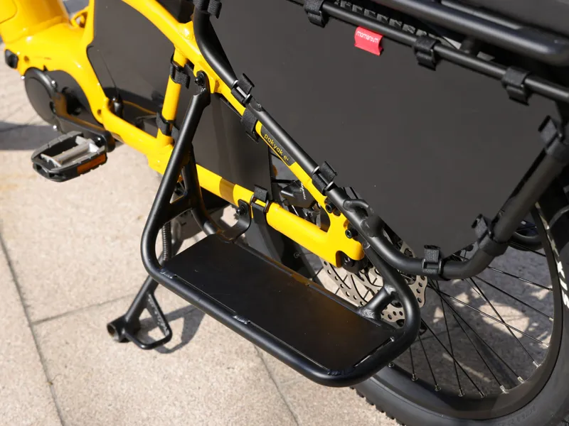 Momentum PakYak E+ Wheel Guard Set - Black-1