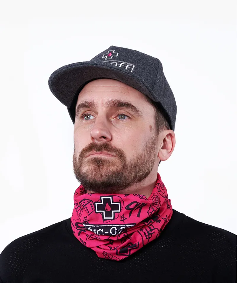 Muc-Off Lightweight Neck Gaiter - Punk Pink-3