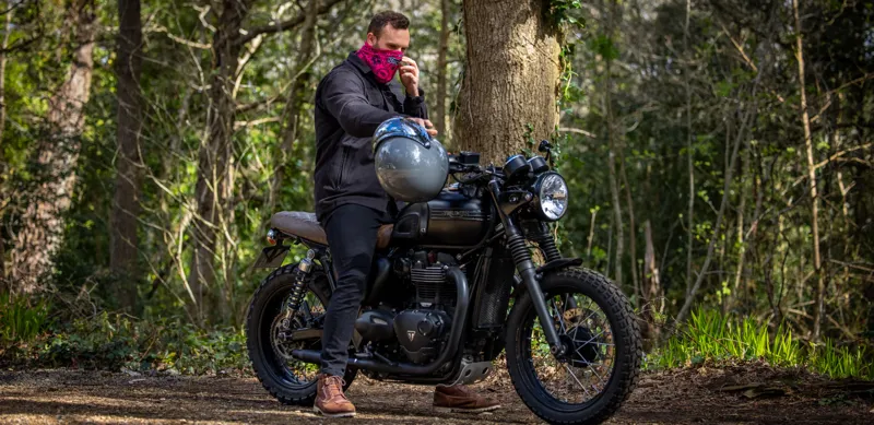 Muc-Off Lightweight Neck Gaiter - Punk Pink-4