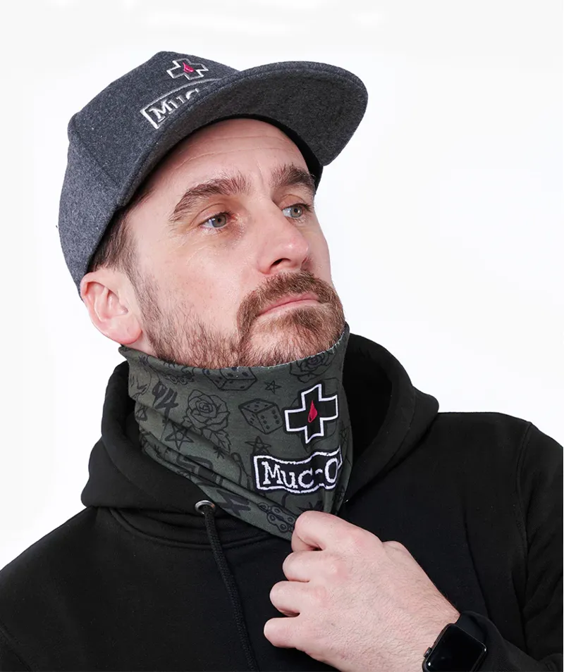 Muc-Off Lightweight Neck Gaiter - Punk Green-2