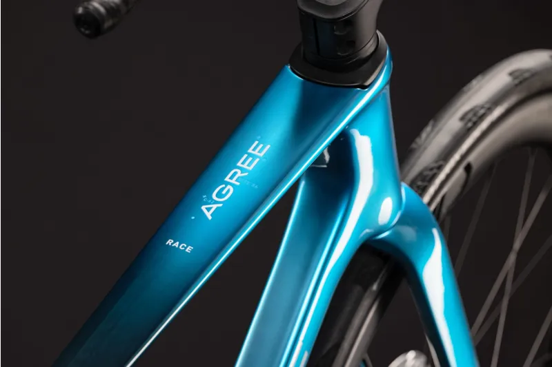 Cube Agree C:62 Race 2027 Carbon Road Bike - Chromeblue/Liquidblue-2