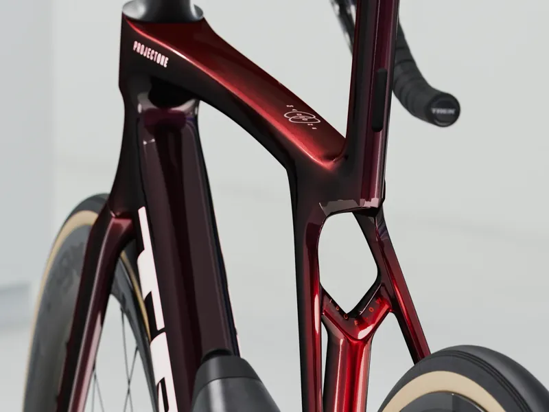 Trek Madone SLR 9 AXS Gen 8 2026 Carbon Aero Road Bike - Red Smoke-3